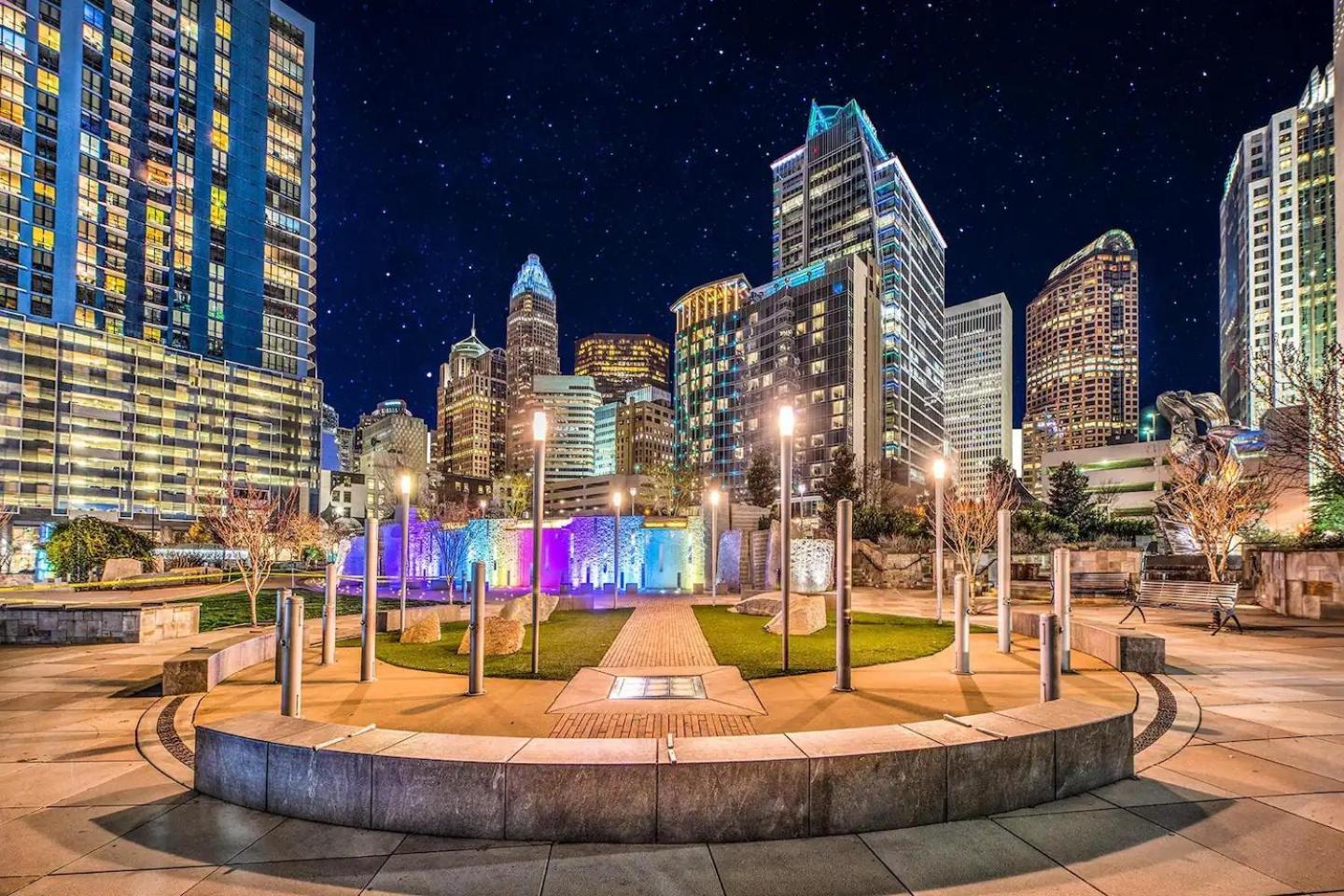 Spacious 2 Bedroom 2 Bathroom Apartment With Balcony In Uptown Charlotte! City Views & Free Parking! Экстерьер фото